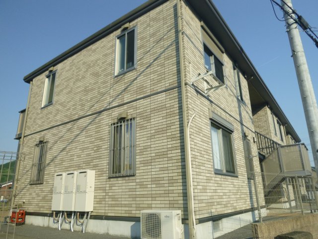 建物外観　お洒落なタイル張りの外観