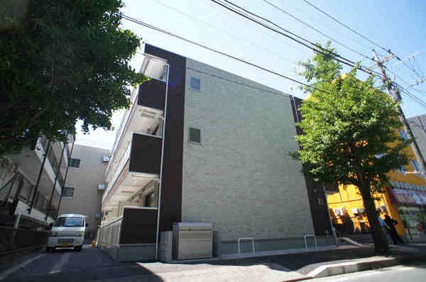 建物外観　女性にも安心のSECOM導入防犯配慮型住宅です。