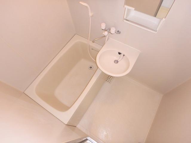 バス・シャワールーム　お風呂です