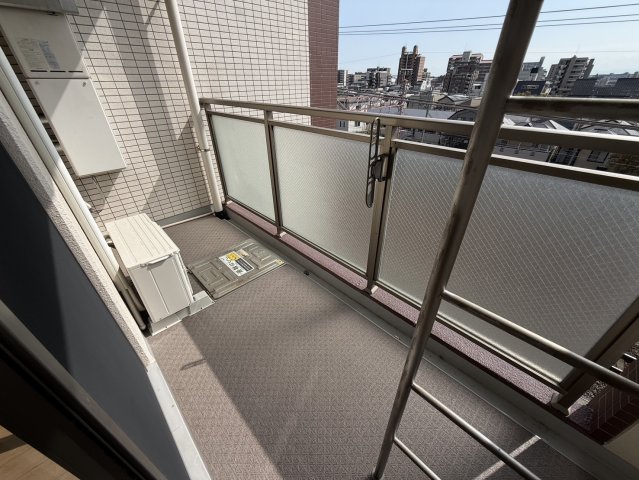 バルコニー　同物件別部屋写真