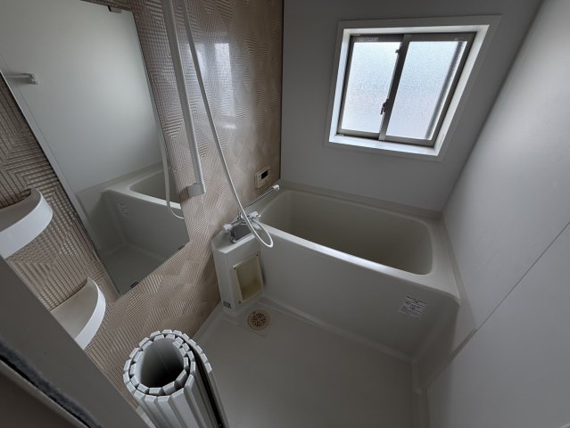 バス・シャワールーム　同物件別部屋写真