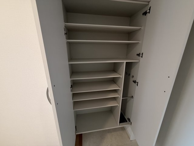 収納　同物件別部屋写真
