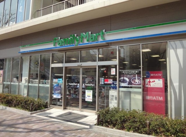 コンビニ　ファミリーマート阪急大井町ガーデン店（コンビニ）まで153m