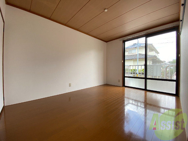 その他部屋・スペース　ＤＫ横の洋室です。十分な広さなので使い易いですね。