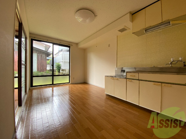 居室・リビング　７．５帖のＤＫです、大きなダイニングテーブルも確り入ります。