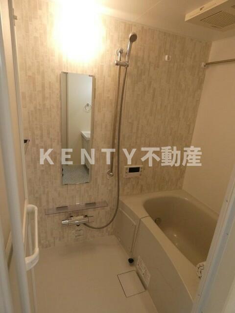 バス・シャワールーム　ゆったり過ごせるお風呂です