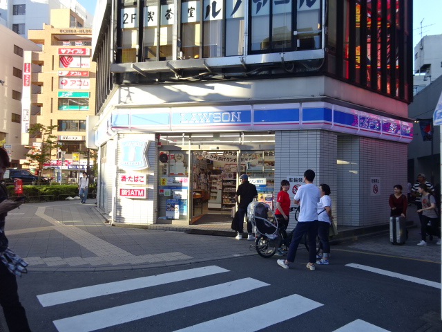 コンビニ　ローソン 高円寺駅前店（コンビニ）まで277m