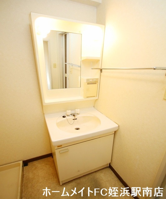 洗面設備　★独立洗面台もあり、用意もはかどります★参考写真