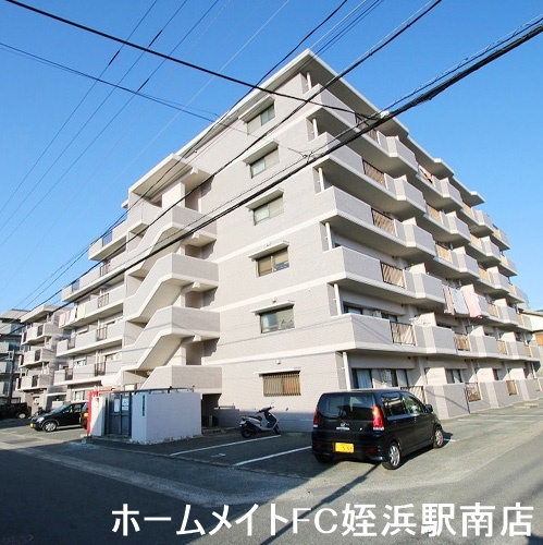 建物外観　★エレベーター付きマンション！★