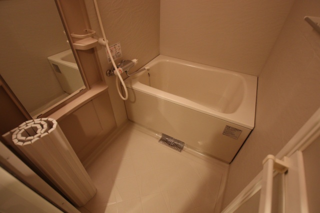 バス・シャワールーム　※別室の参考写真の為、現況優先です。