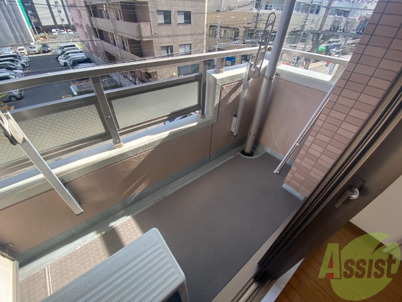 バルコニー　バルコニーは奥行きがあるので作業がしやすそうです。