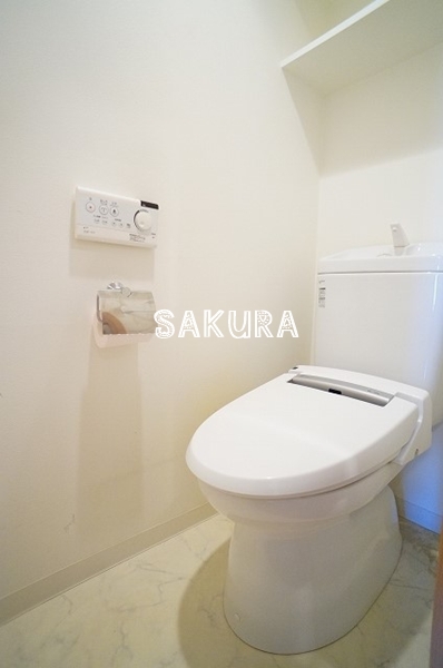 トイレ　嬉しい温水洗浄便座♪