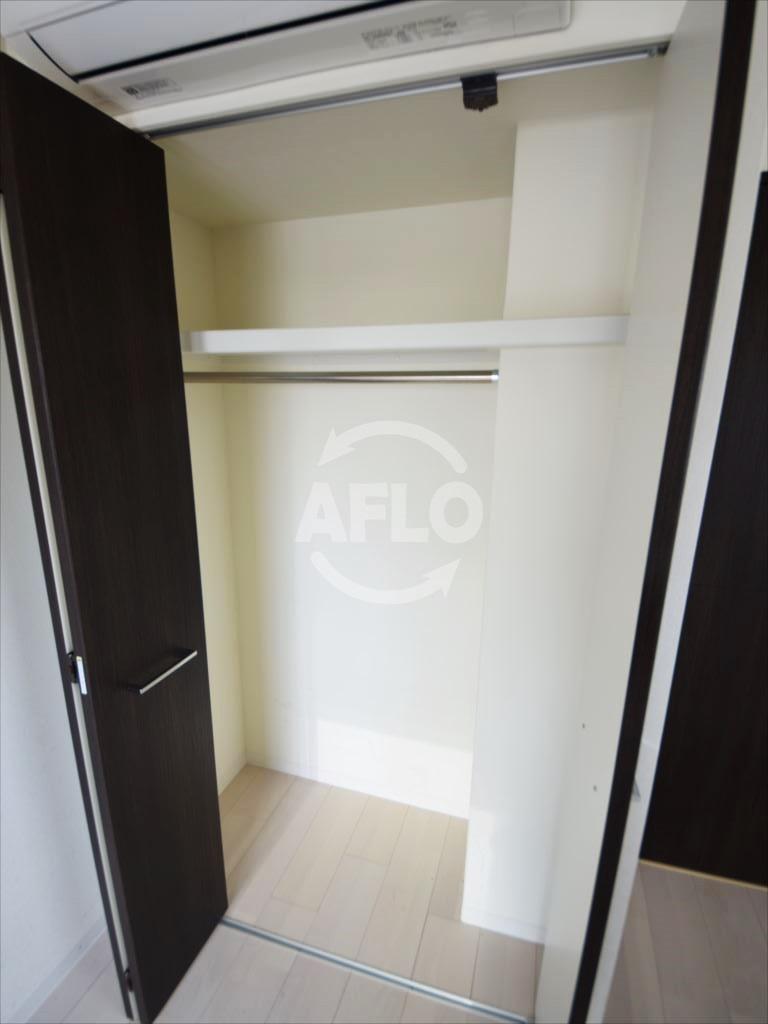 収納　ジュネーゼグラン難波ミラージュ　クローゼット