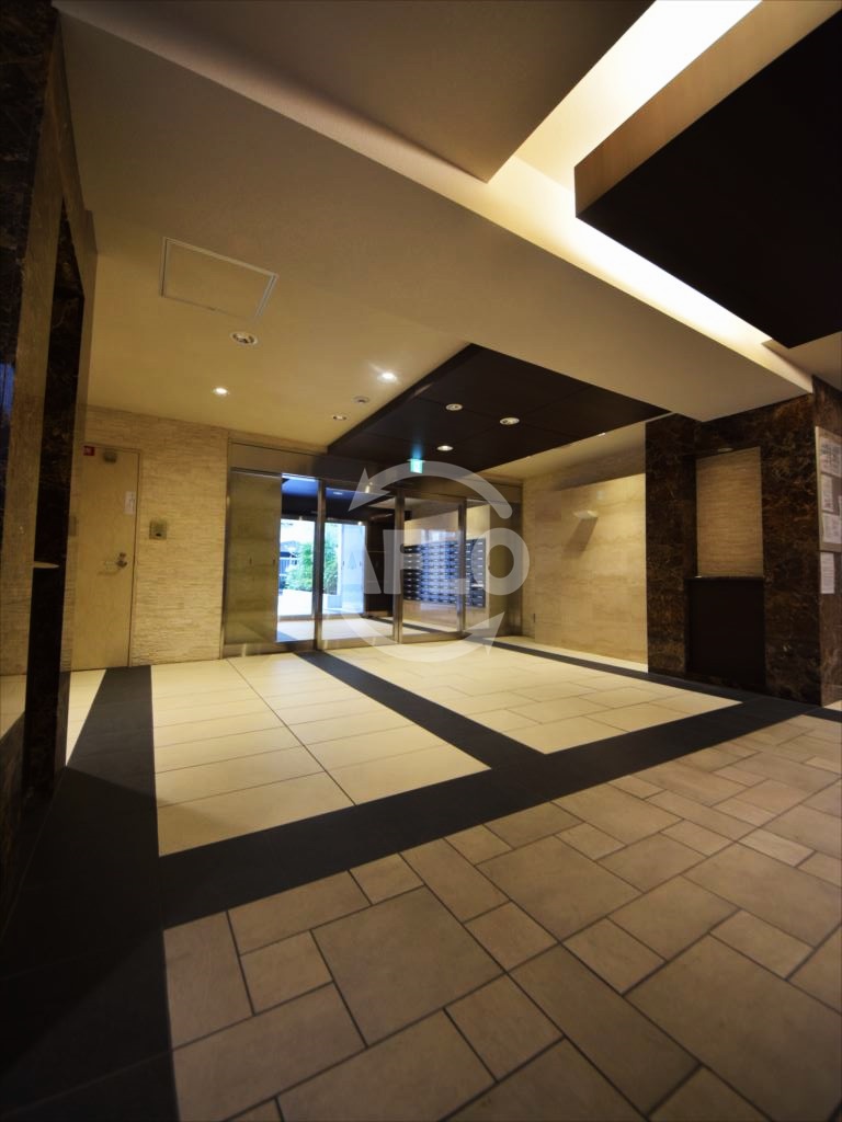 ロビー　ジュネーゼグラン難波ミラージュ　ロビー