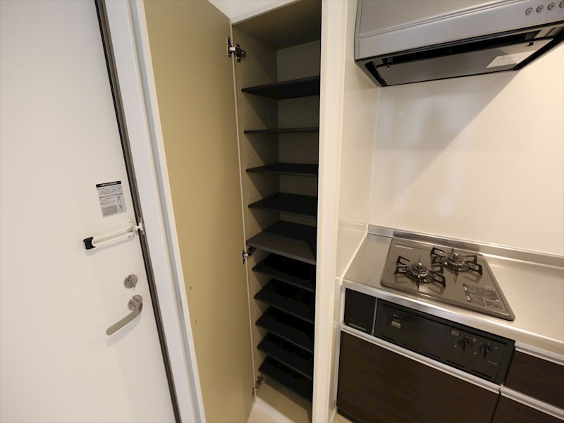 玄関　玄関　シューズボックス付（収納充実してます）