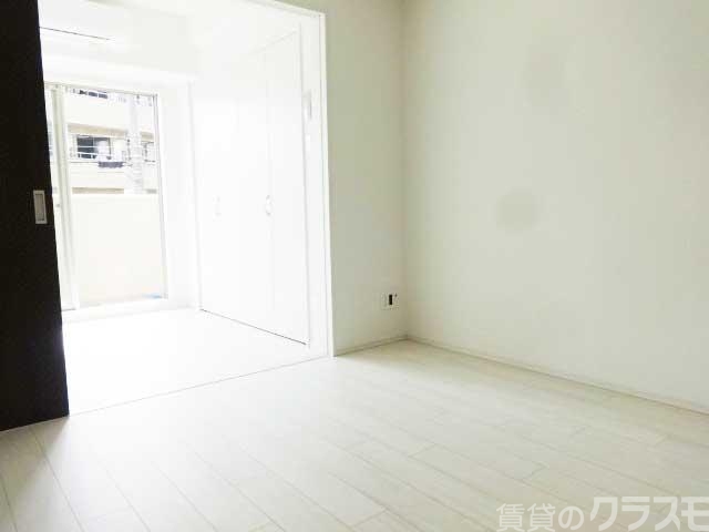 居室・リビング　２部屋続きの開放的な間取りです。