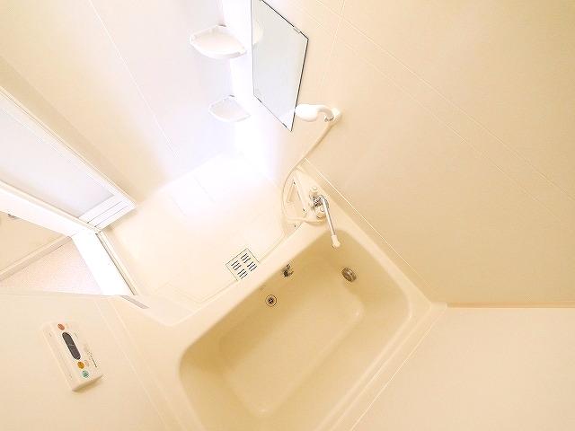 バス・シャワールーム　落ち着いた空間のお風呂です