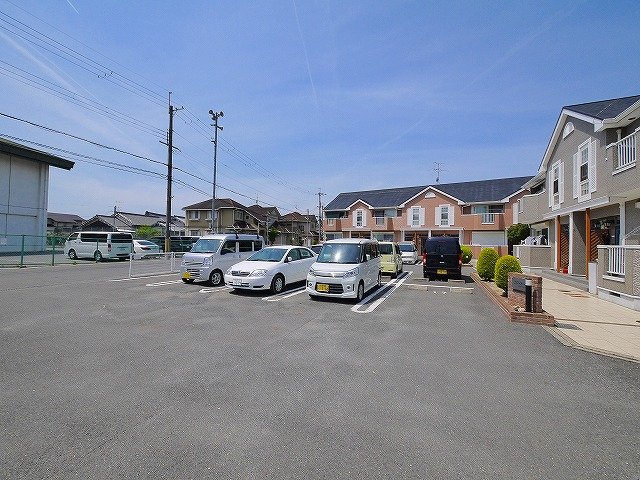 駐車場　駐車スペースもあります