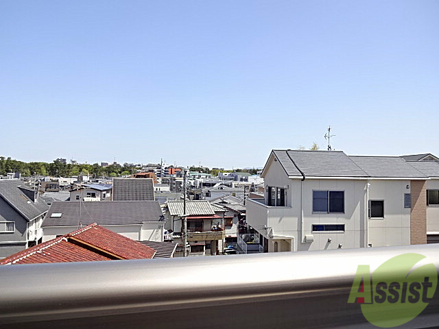 眺望　周辺は戸建の低層住宅街なので見晴らしもよくなっています。