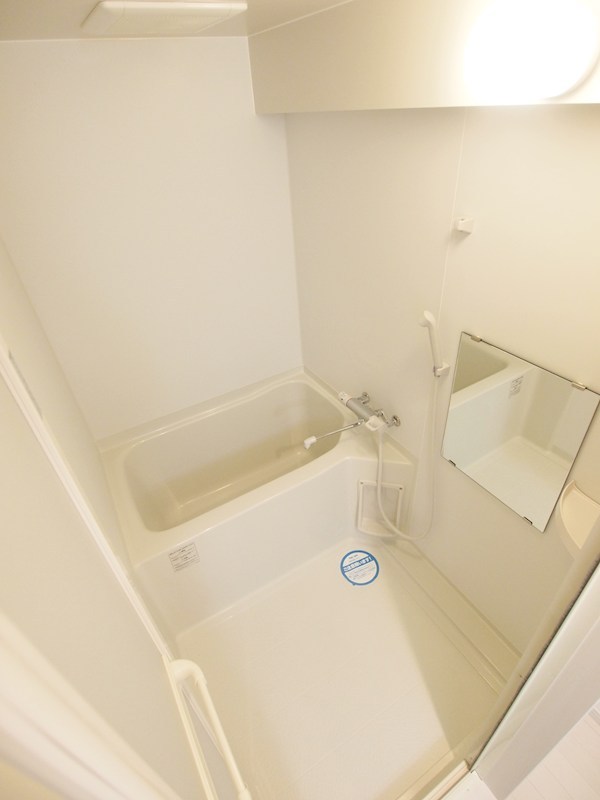 バス・シャワールーム　バスルーム。