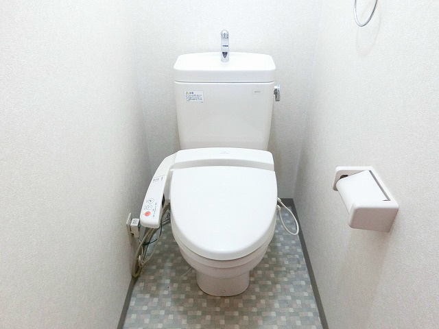 トイレ　ウォシュレット付