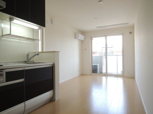 居室・リビング　☆明るい居間☆