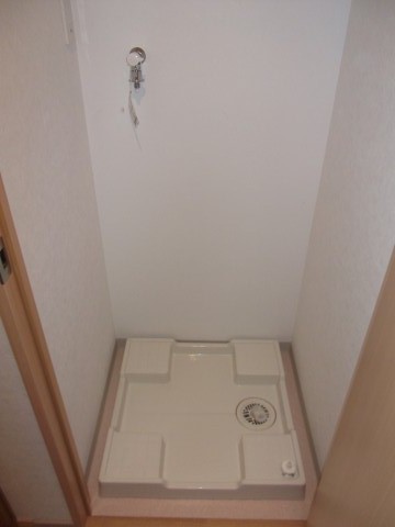 その他設備　防水パン付き室内洗濯機置場
