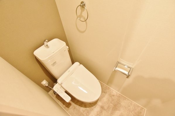トイレ　★温水洗浄便座★