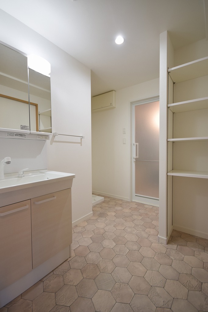 洗面設備　同タイプ　別室参照