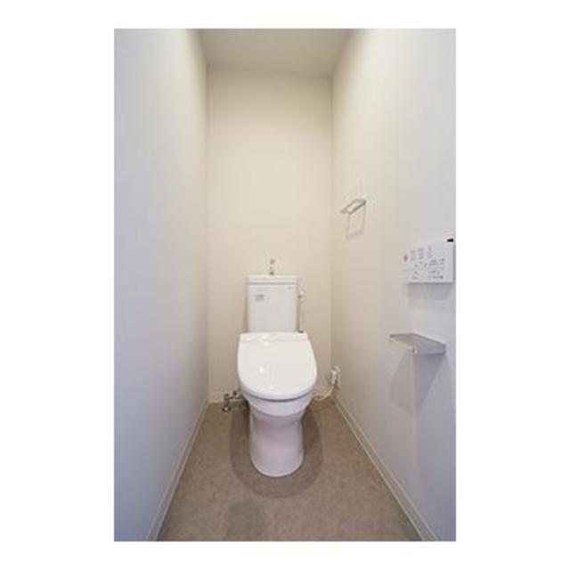 トイレ　※写真は同タイプ住戸です。