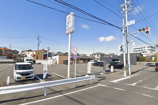 コンビニ　セブンイレブン武豊前田店（コンビニ）まで583m