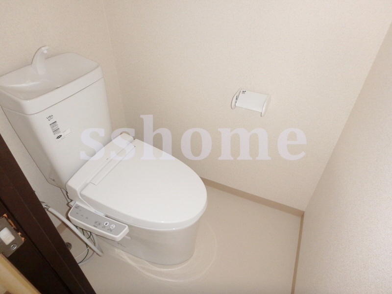 トイレ　温水洗浄便座