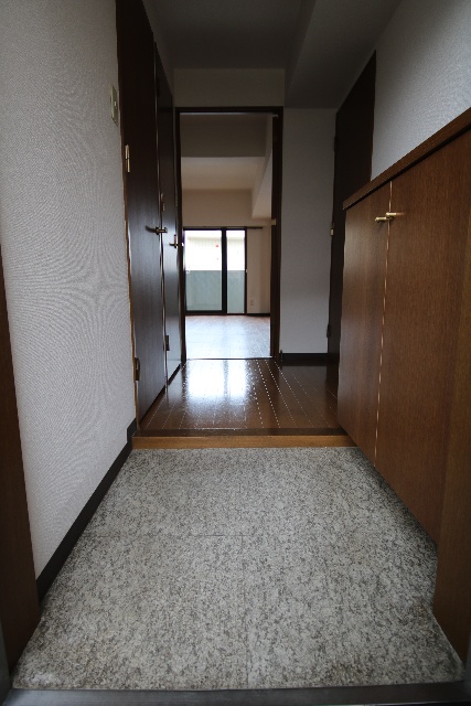 玄関　※別室の参考写真の為、現況優先です。