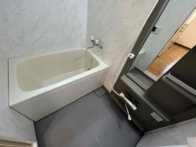 バス・シャワールーム　ゆったり過ごせるお風呂です