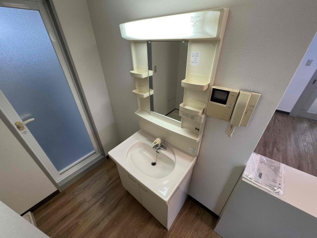 洗面設備　脱衣スペースもあります