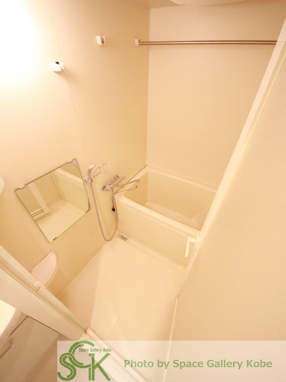 バス・シャワールーム　※お部屋によって仕様・色味が異なる場合があります