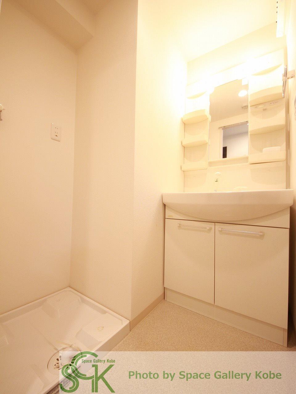 洗面設備　※お部屋によって仕様・色味が異なる場合があります