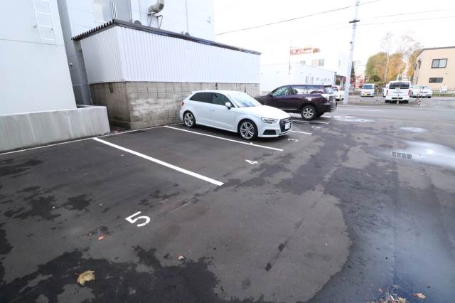 駐車場　駐車スペース！