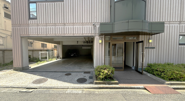 エントランス　メインエントランス