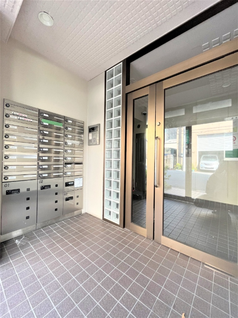 ロビー　オートロック