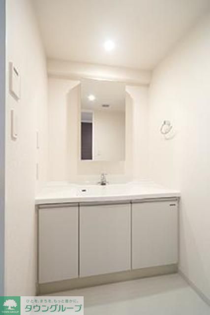 洗面設備　※写真は同タイプ住戸です。