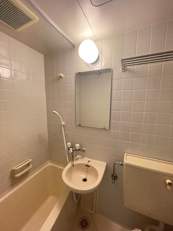 洗面設備　独立洗面台です