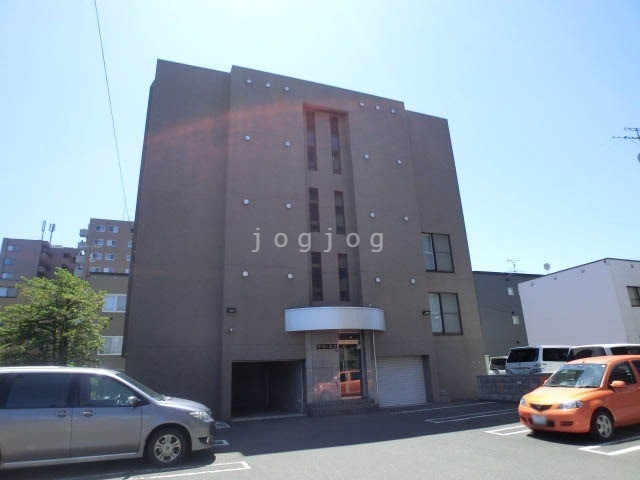 建物外観　ガーデンパレス