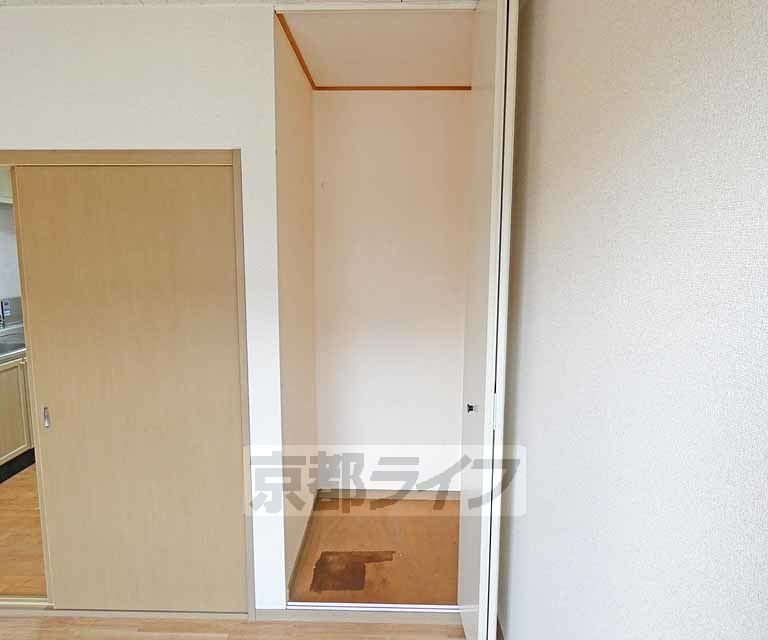 収納　洋室の収納スペースです。