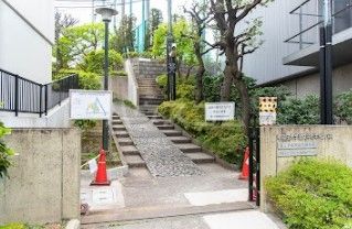 大学・短大　早稲田大学喜久井町キャンパス（大学・短大）まで2103m