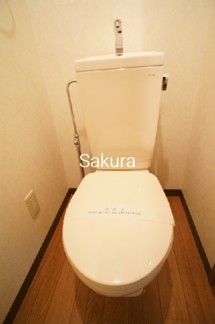 トイレ　落ち着いた色調のトイレです♪