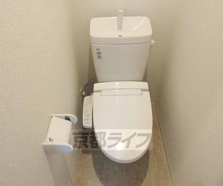 トイレ　勿論ウォシュレット付き