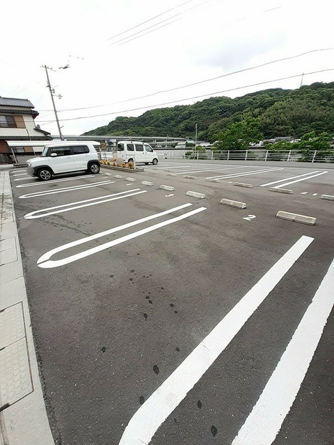 駐車場　駐車場