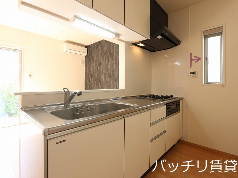 キッチン　別号室写真の為、現況を優先します。