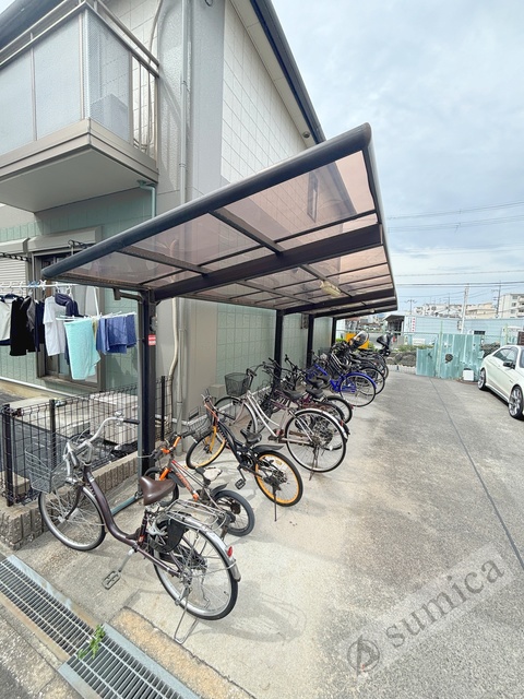 その他共有部分　屋根付き駐輪場が嬉しいです♪♪